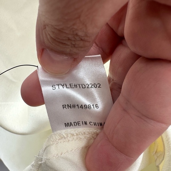 LBLC THE LABEL ANNIE M Cream V-neck satin quiet luxury classic corpcore blouse - Picture 10 of 12